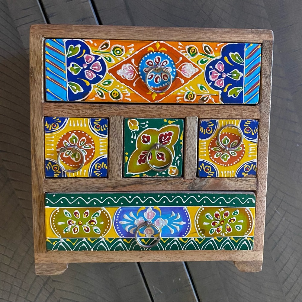JEWELRY BOX